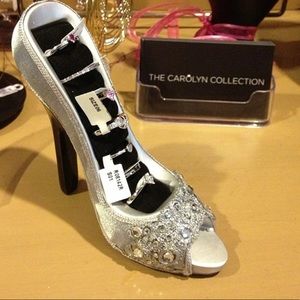 Silver high heel ring holder